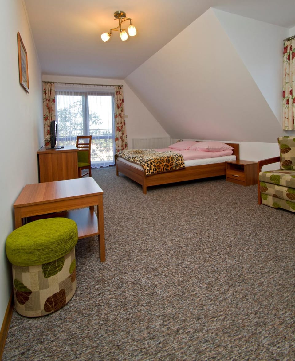 Bed, Photo of the whole room, Decorative detail, Bedroom