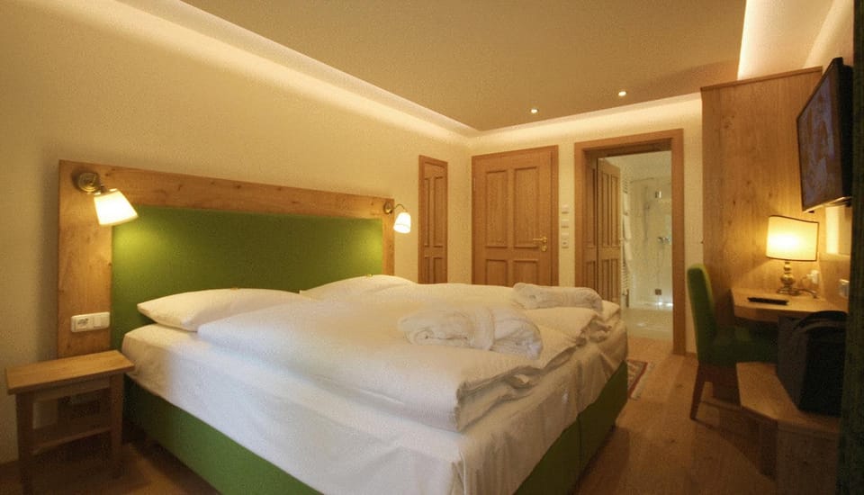 Bed, Photo of the whole room