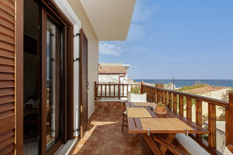 Natural landscape, View (from property/room), Balcony/Terrace