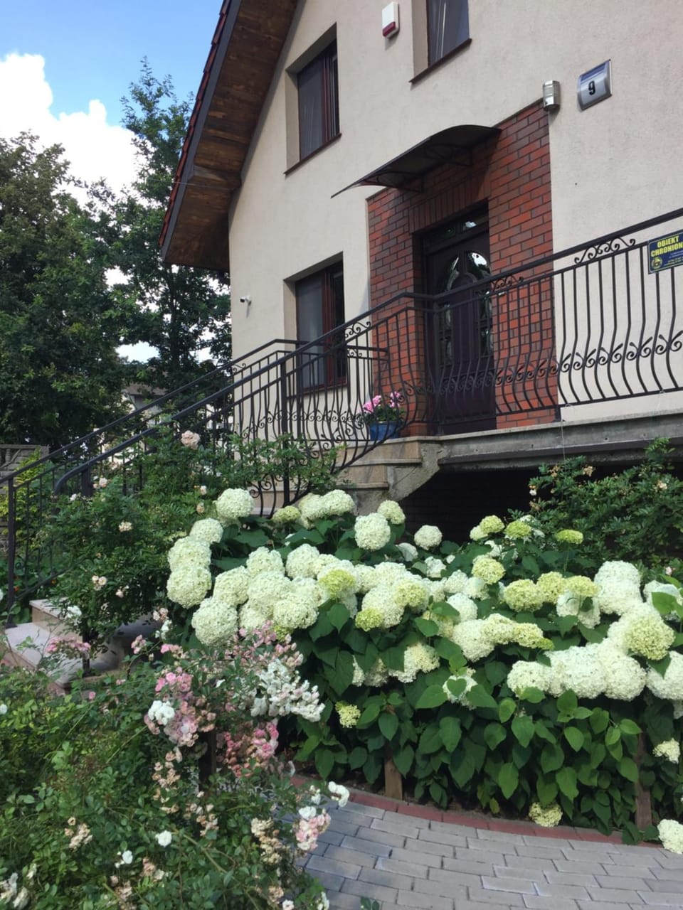 Facade/entrance