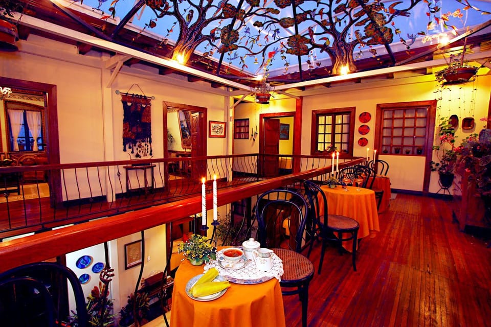 Restaurant/places to eat, Balcony/Terrace