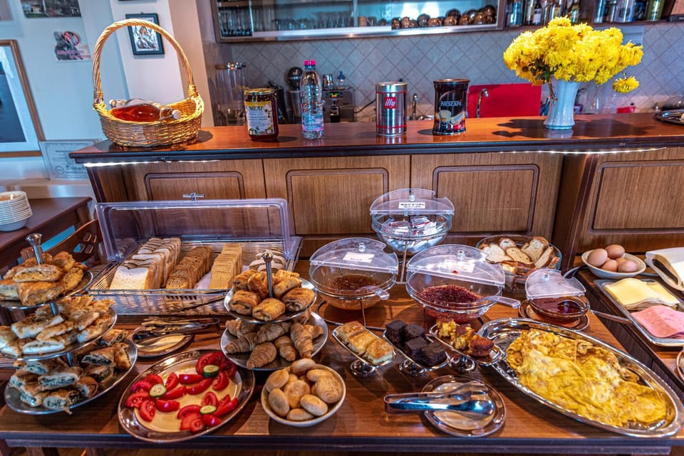 Lobby or reception, Breakfast