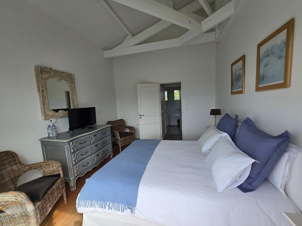 La Maison Blanche Bed and Breakfast in Andernos-les-Bains