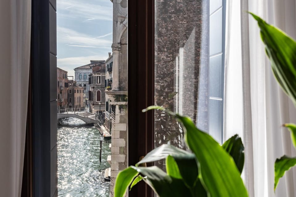 Decorative detail, City view, River view, Street view