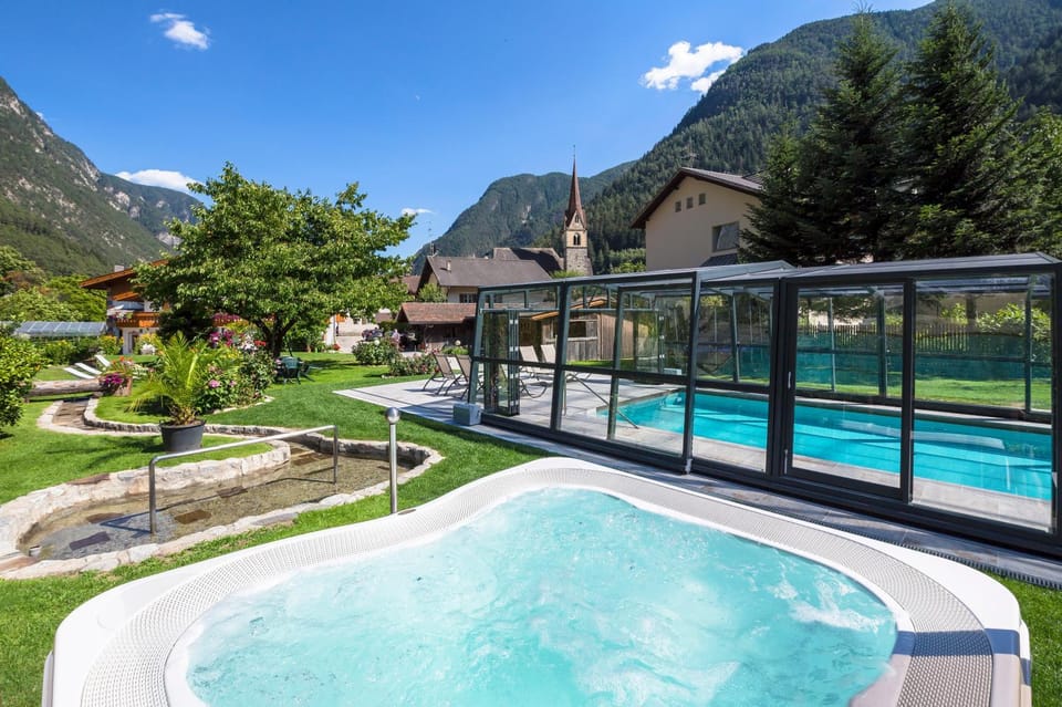 Summer, Garden view, Pool view, Swimming pool, Swimming pool, sunbed