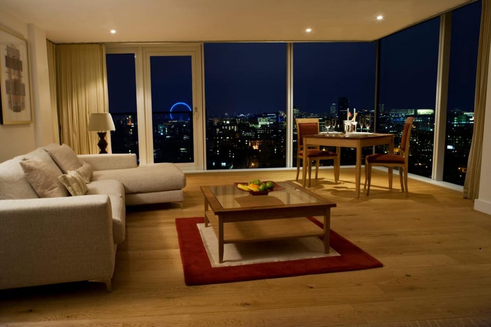 Balcony/Terrace, Dining area, City view