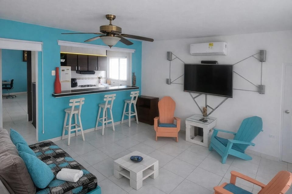 Communal lounge/ TV room, Living room, Dining area, Evening entertainment, air conditioner
