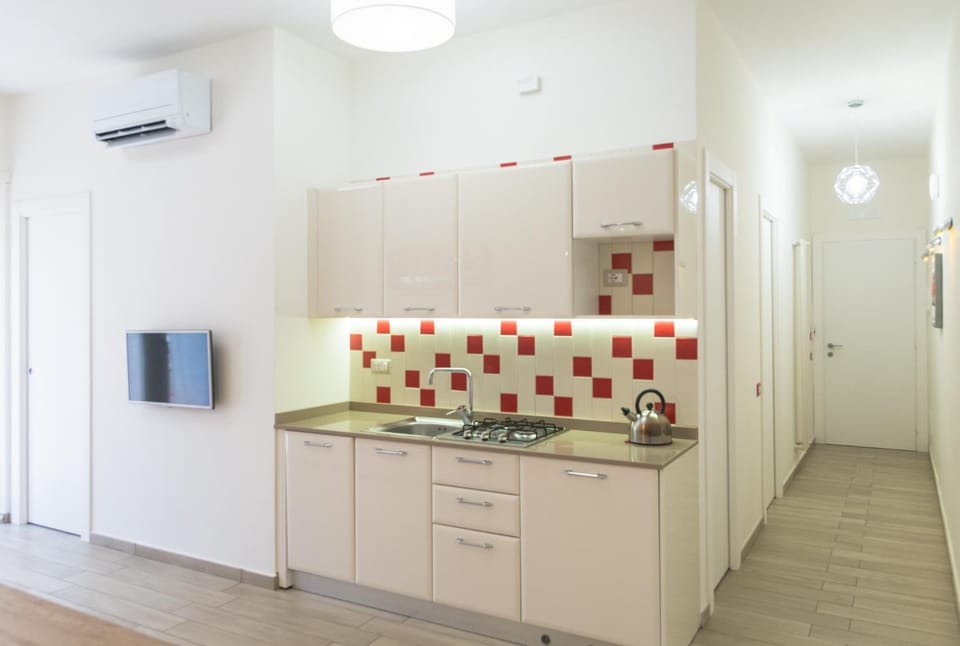 Kitchen or kitchenette, kitchen