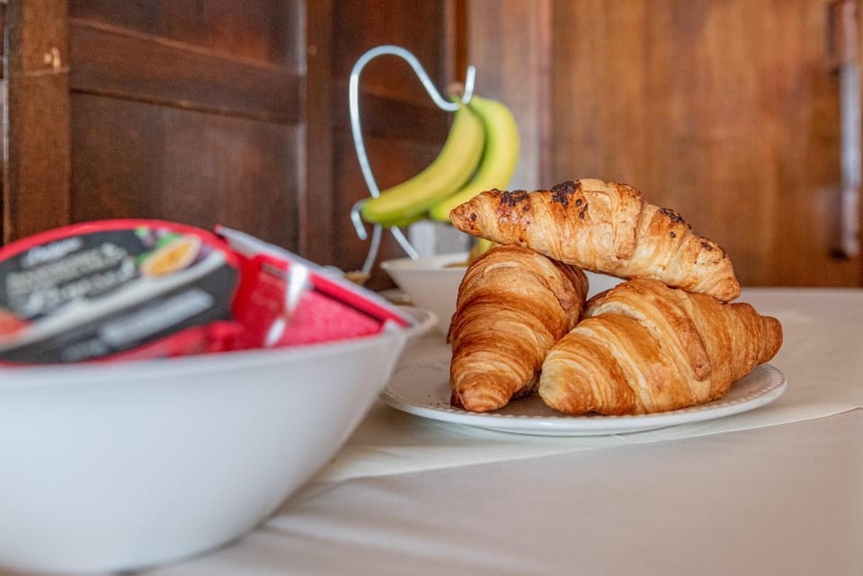 Restaurant/places to eat, Dining area, Breakfast