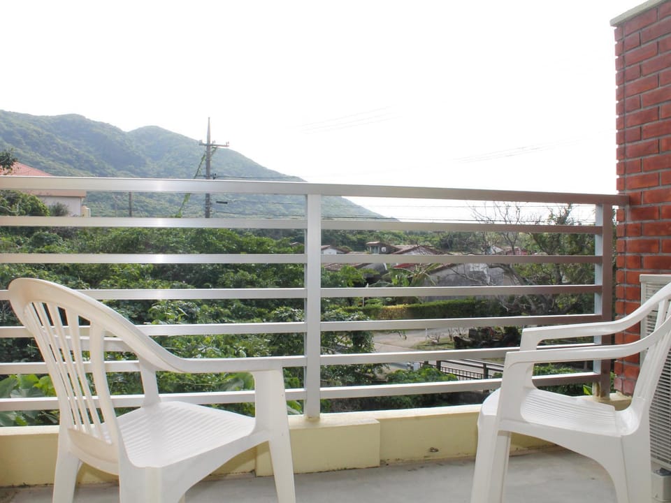 View (from property/room), Balcony/Terrace, Mountain view
