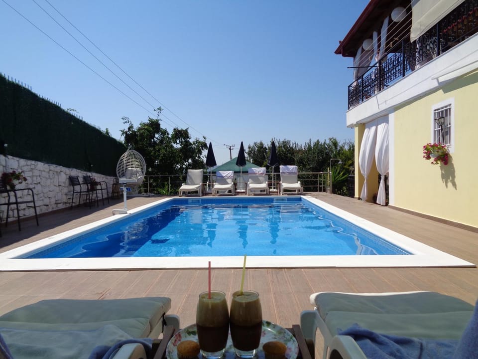 Property building, Swimming pool