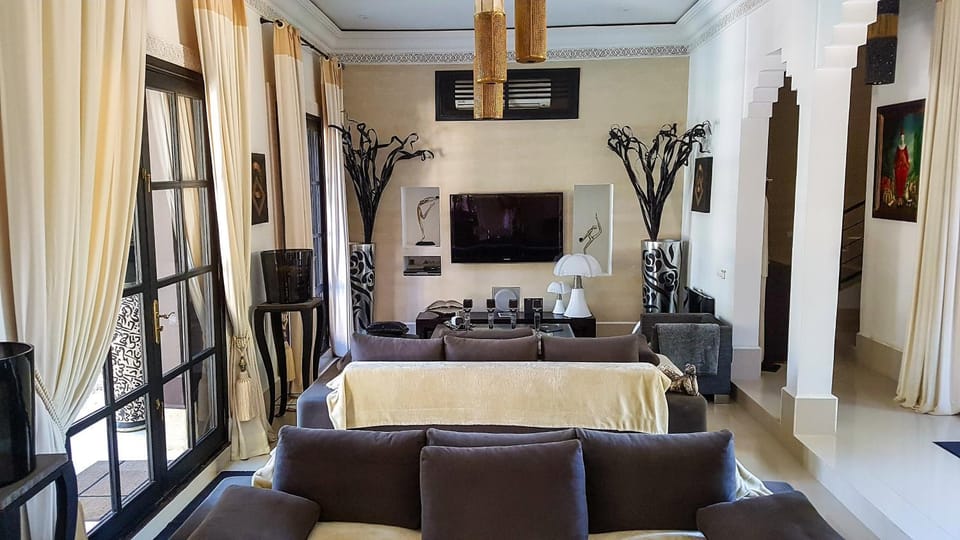 Communal lounge/ TV room