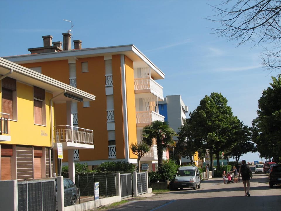 Property building, Facade/entrance, Neighbourhood