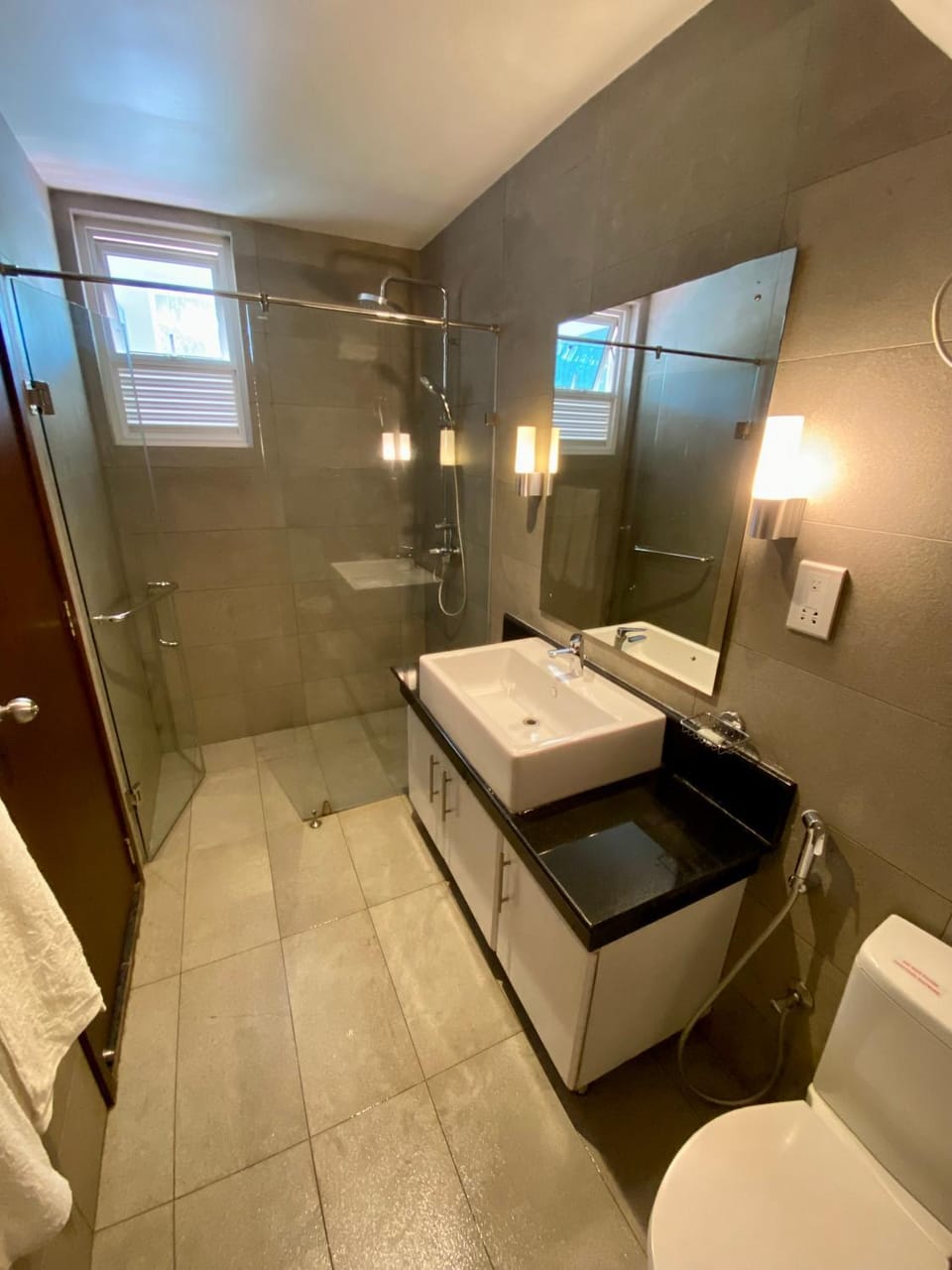 Shower, Toilet, Bathroom, Photo of the whole room, towels