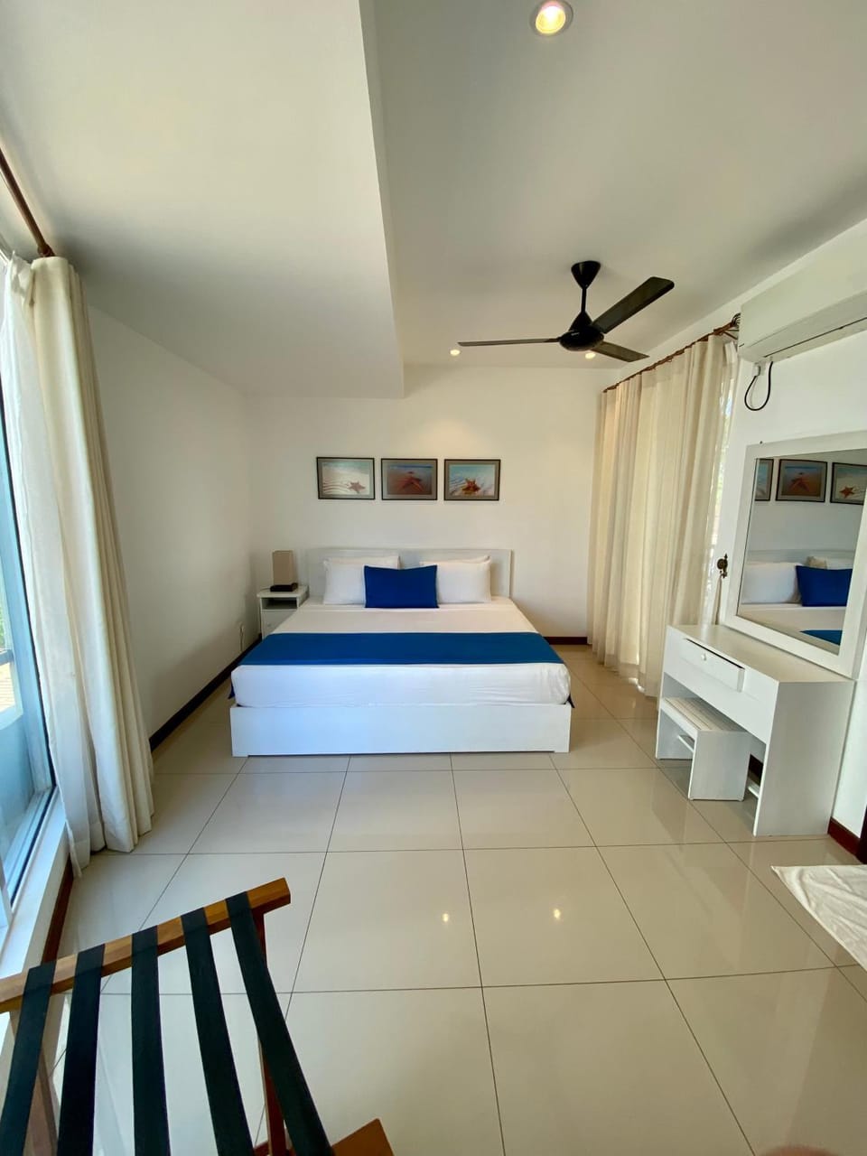 Bed, Photo of the whole room, Bedroom, fireplace, air conditioner