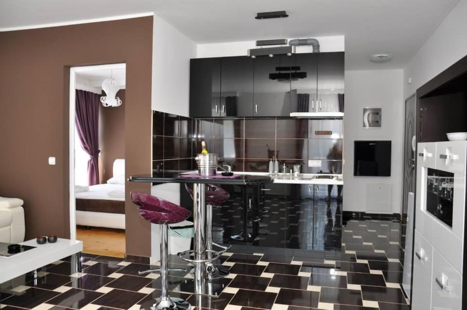 Kitchen or kitchenette, Living room