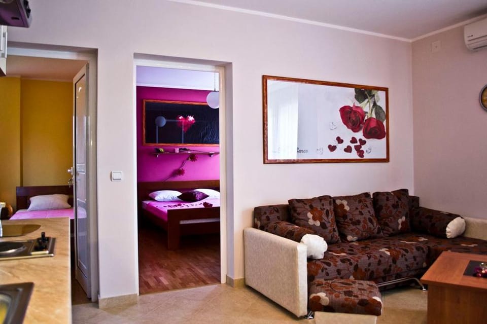 Kitchen or kitchenette, Living room, Dining area