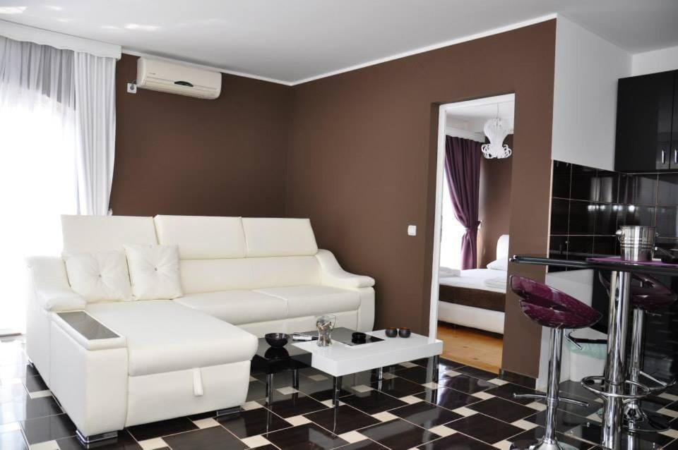 Kitchen or kitchenette, Living room, Dining area