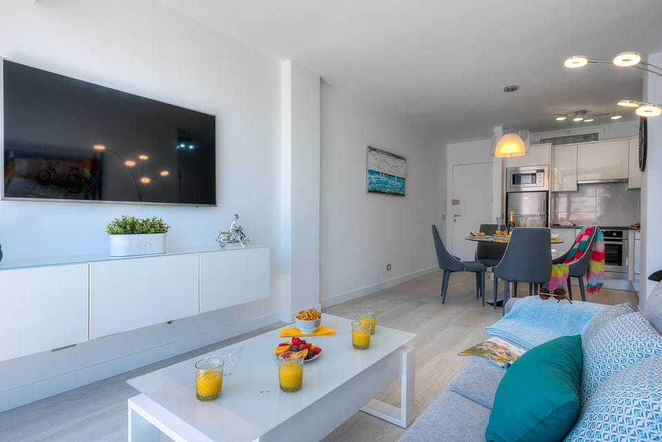 Kitchen or kitchenette, Living room, Dining area