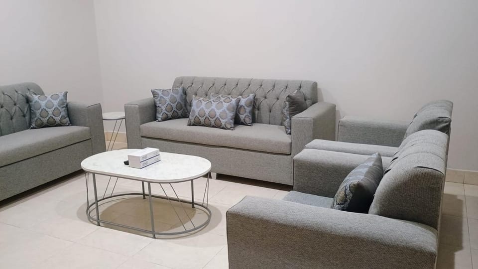 البرنس الذهبي للشقق المخدومة حي السلام- اقتصادي Apartment hotel in Riyadh Province