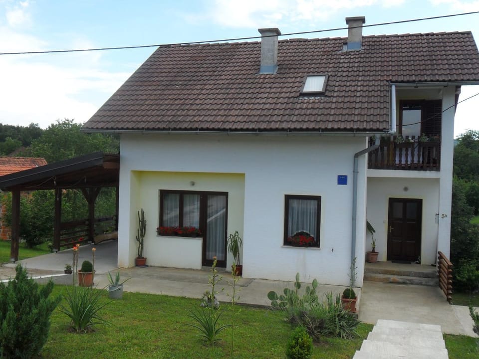 Studio Apartment Ivona & Tin Apartment in Lika-Senj County