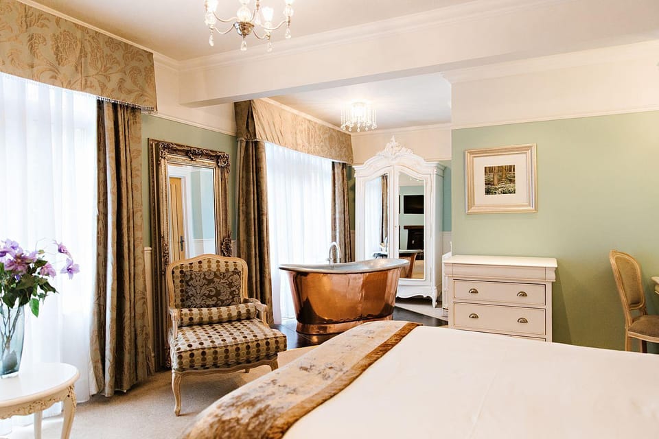 Bedroom, Bath