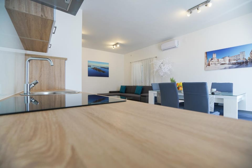 Kitchen or kitchenette, Living room, Dining area