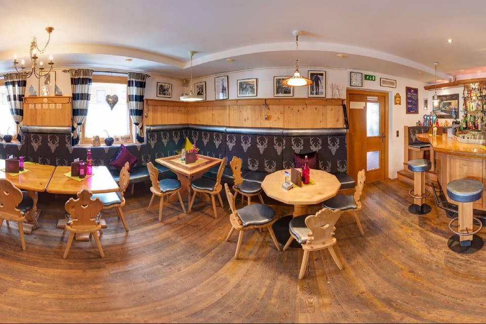 Lounge or bar
