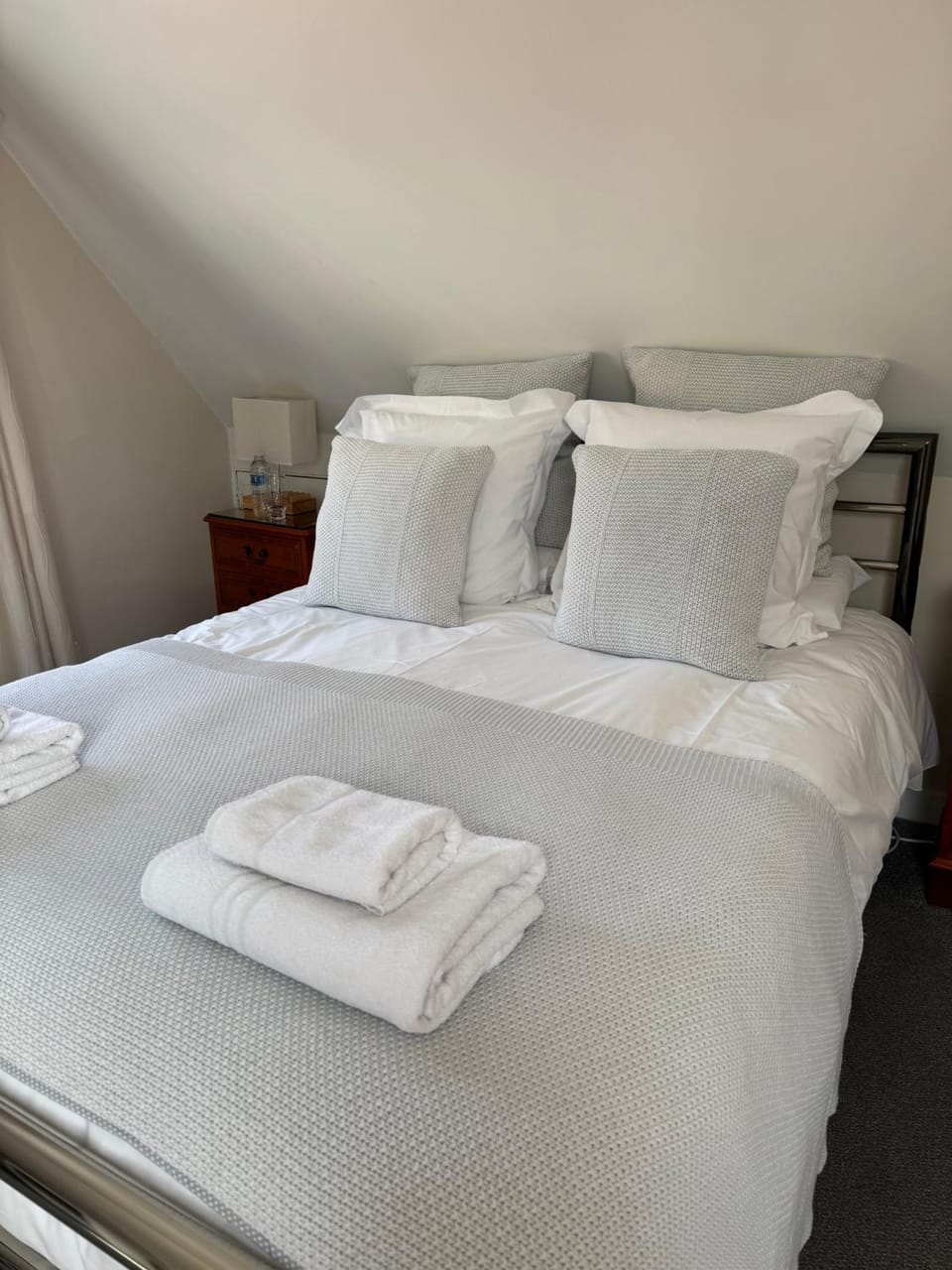 The Ship Inn - Sandgate Bed and Breakfast in Folkestone