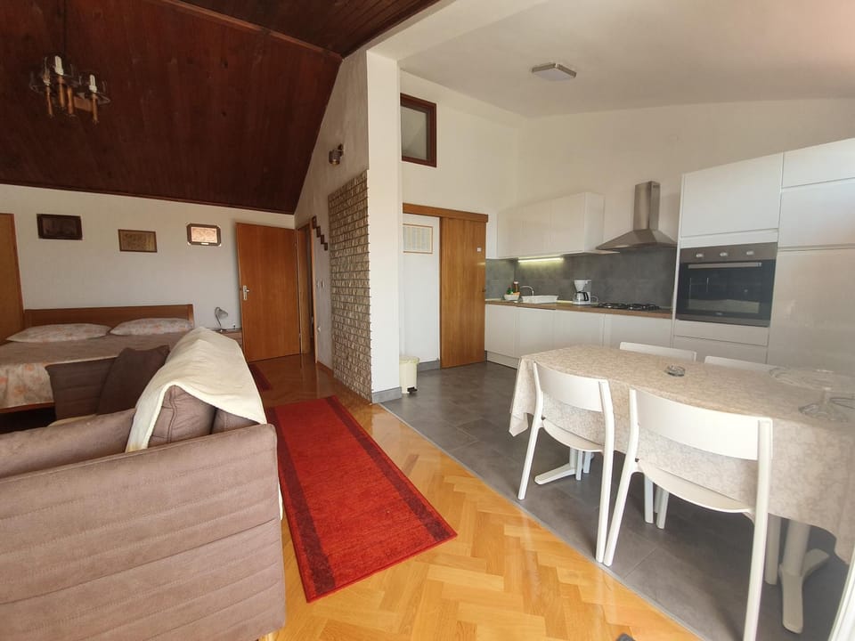 Kitchen or kitchenette, Living room, Dining area