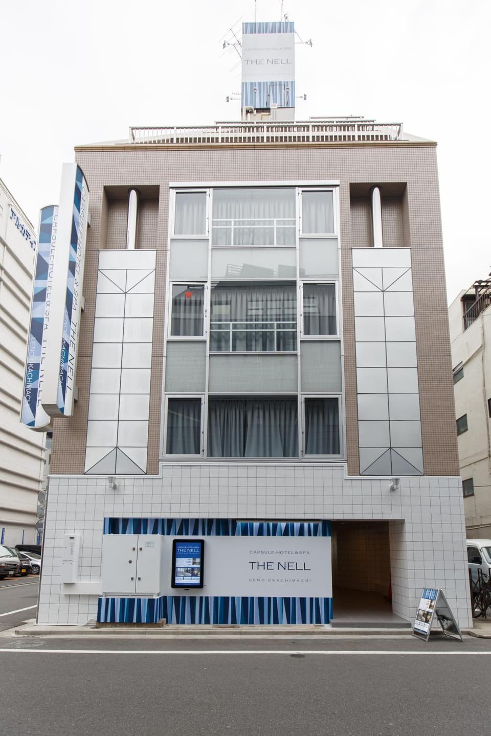 Facade/entrance