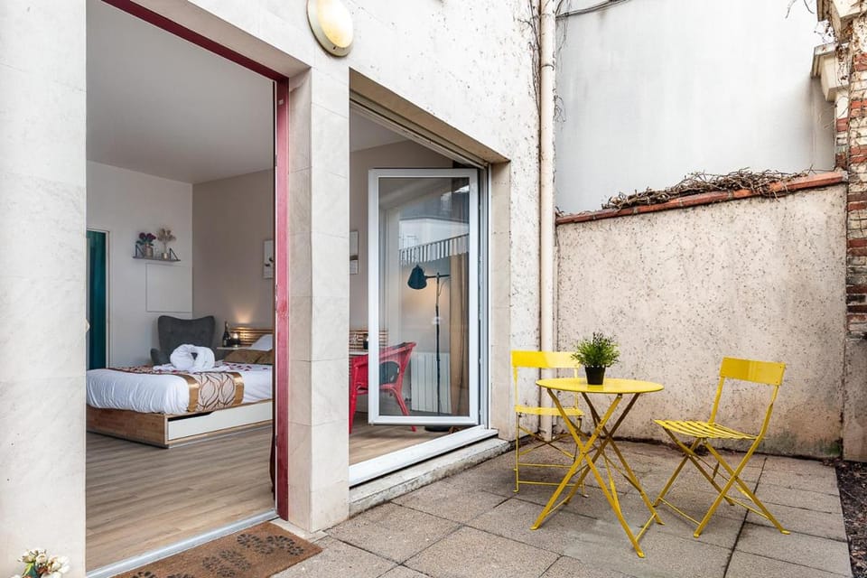 Havre de Paix Jacuzzi Apartment in Île-de-France