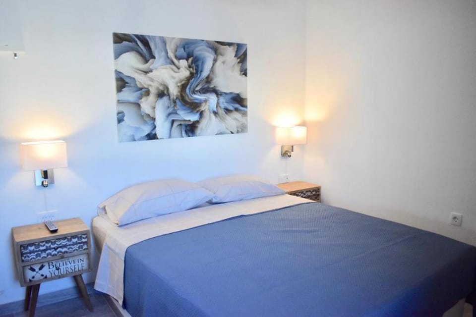 MiCasa Apartment in Oia