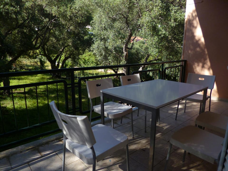 Balcony/Terrace, Garden view