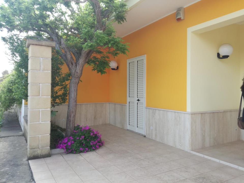 Facade/entrance, Quiet street view