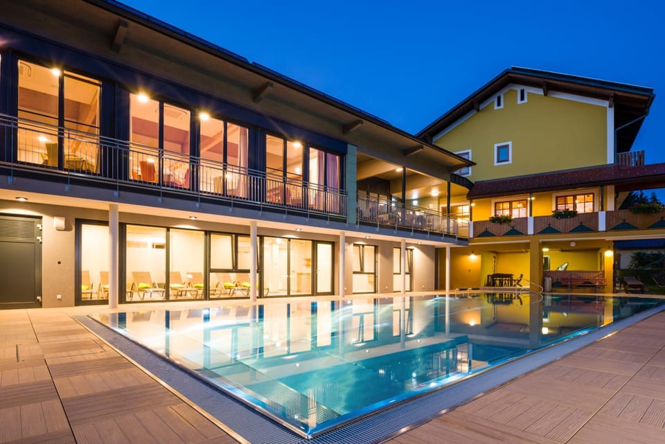 Balcony/Terrace, Swimming pool