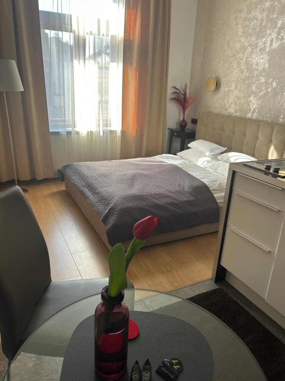 Bed, Photo of the whole room