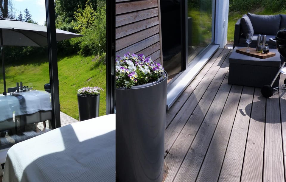 Property building, Bed, Garden, Balcony/Terrace, Photo of the whole room