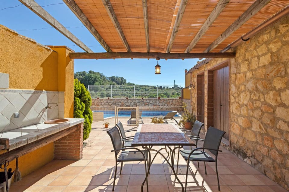 Property building, Balcony/Terrace, Living room