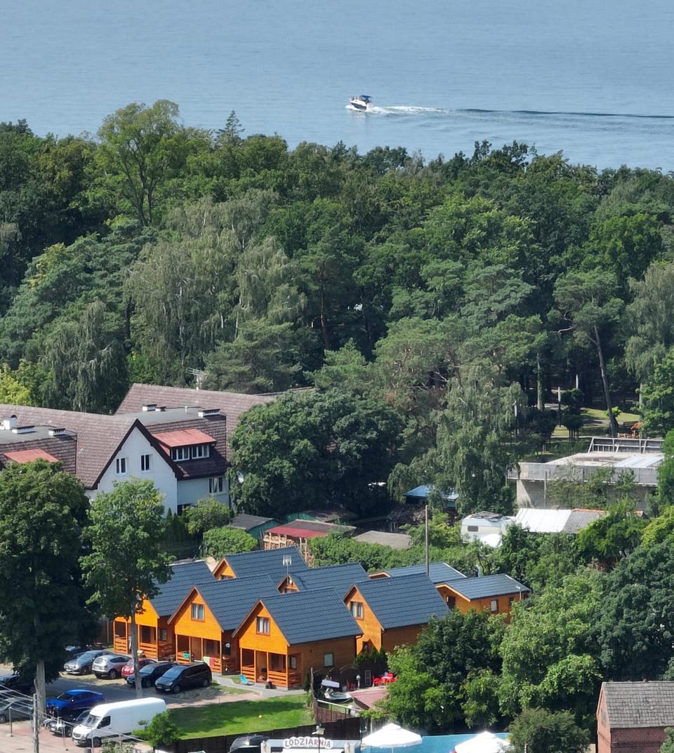 Property building, Day, Neighbourhood, Natural landscape, Bird's eye view, Sea view