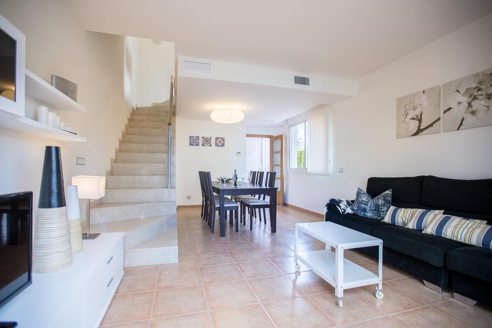 Casa Ocean by MarCalma House in Baix Camp