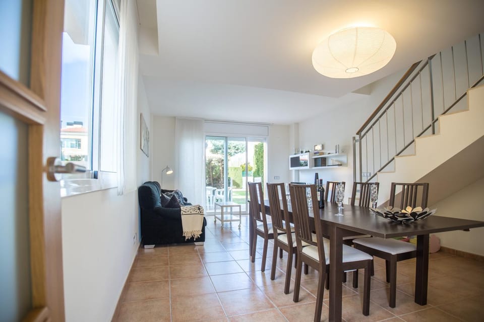 Casa Ocean by MarCalma House in Baix Camp