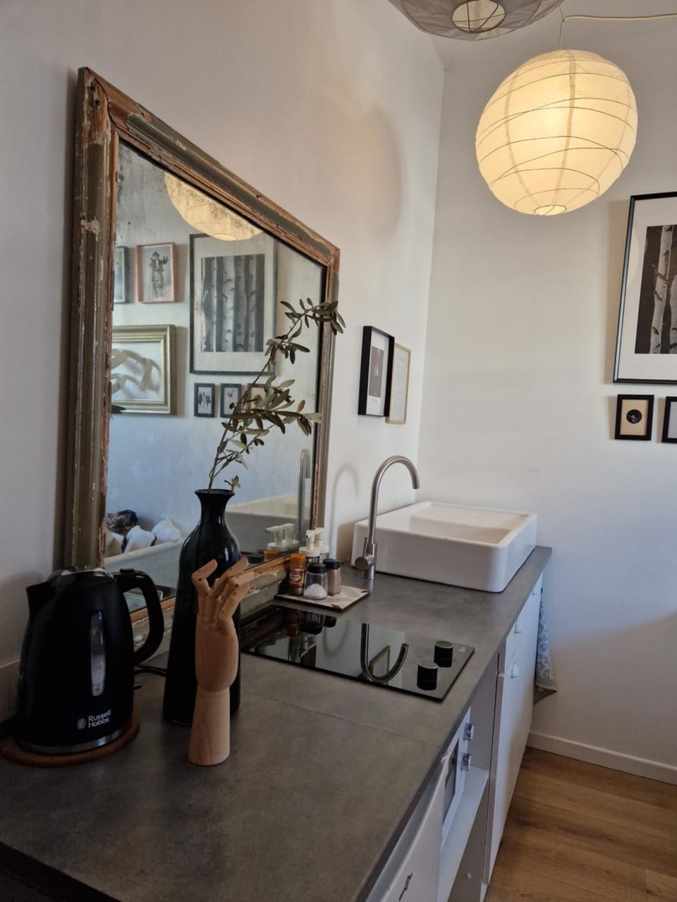 Kitchen or kitchenette