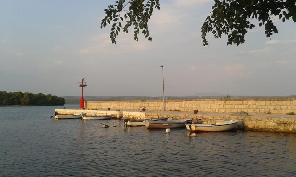 Nearby landmark, Natural landscape