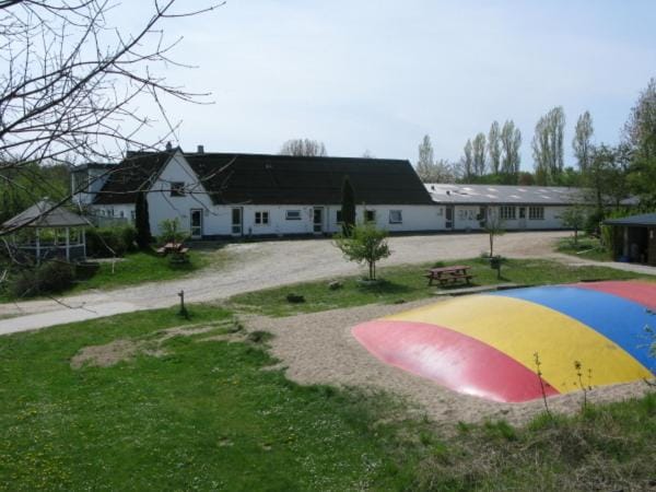 Property building, Day