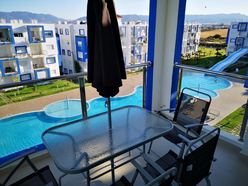 Balcony/Terrace, Pool view, Swimming pool, Swimming pool