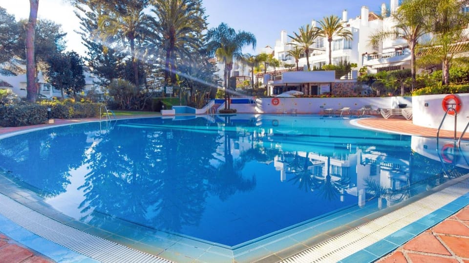 Property building, Swimming pool
