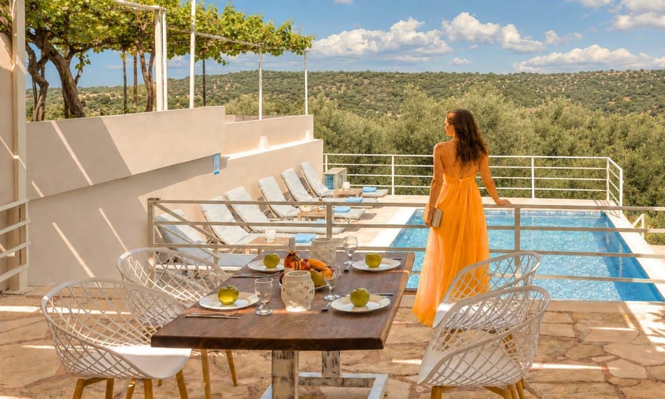 Patio, Day, Natural landscape, View (from property/room), Balcony/Terrace, Dining area, Mountain view, Pool view, Swimming pool, sunbed