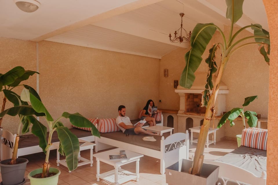 People, Seating area