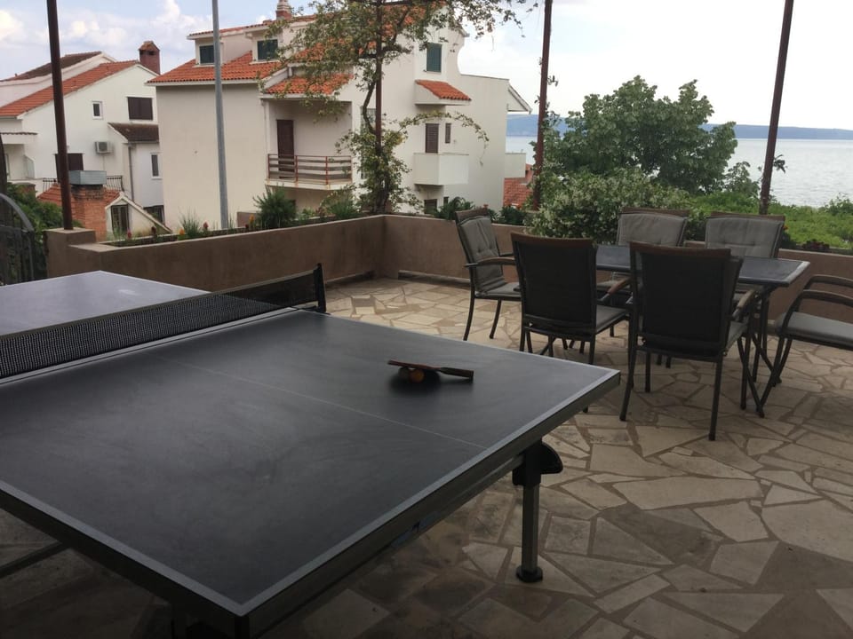 Location, children, Family